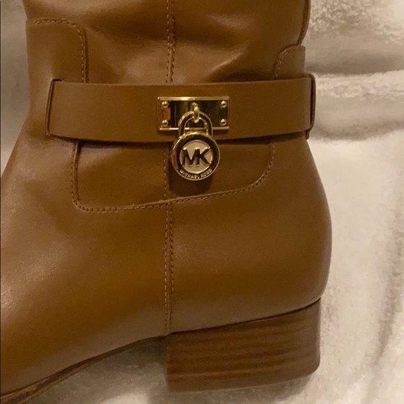 Boots - Picture 2 of 5